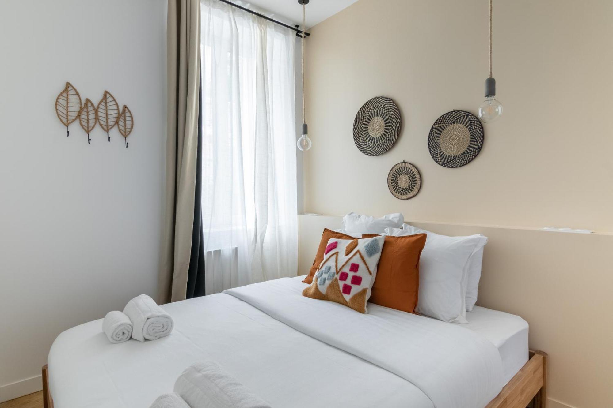 Apartment Relax In On Old Art Galery